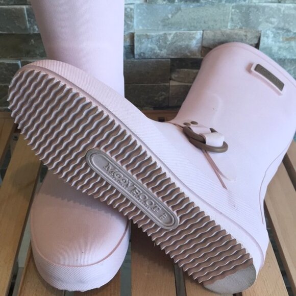 MoovBoot Women's Rainy Boots - Picture 7 of 7